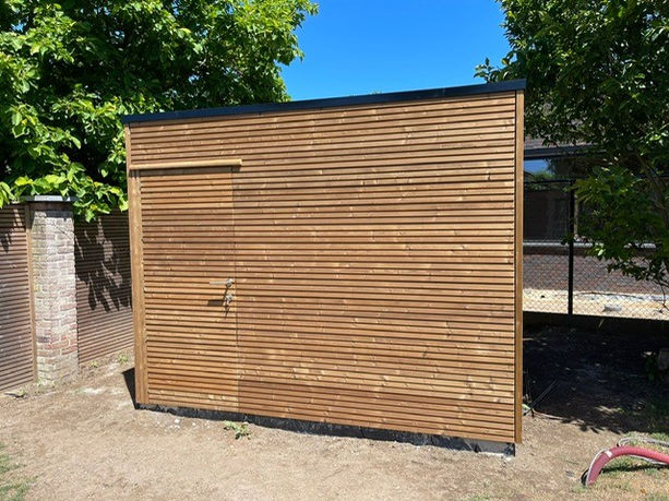 Thermowood tuinhuis horizontale planken