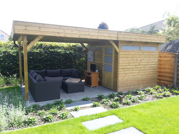 Tuinhuis met overdekte zithoek