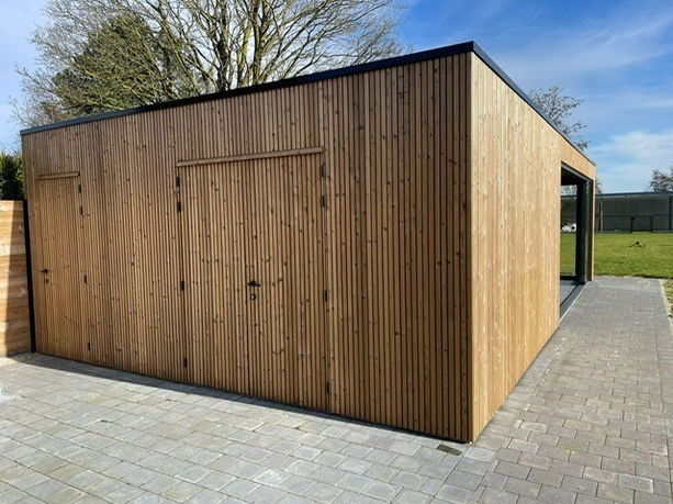 Thermowood tuinhuis met dubbele deur