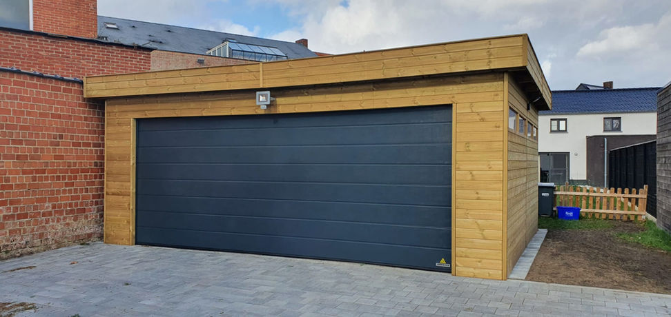 Dubbele houten garage 