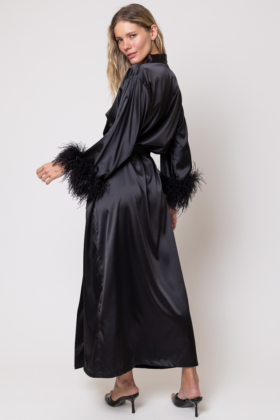 Miniatura: Robe Longo Plumas