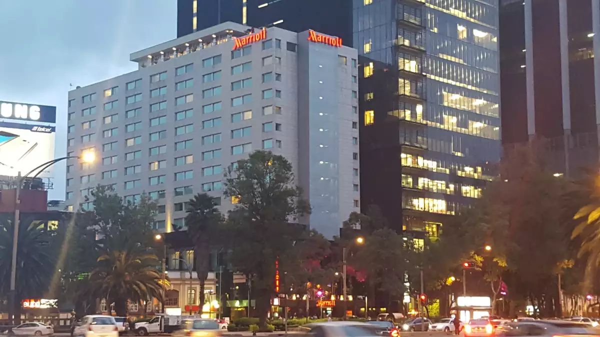 HOTEL MARRIOTT EXT.webp