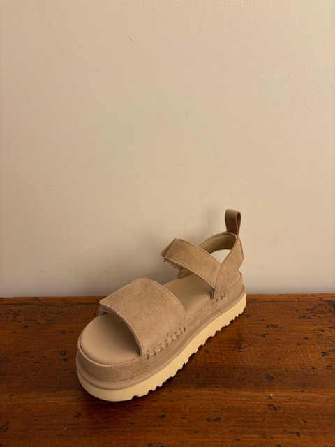Thumbnail: UGG Goldenstar Sand Sandal