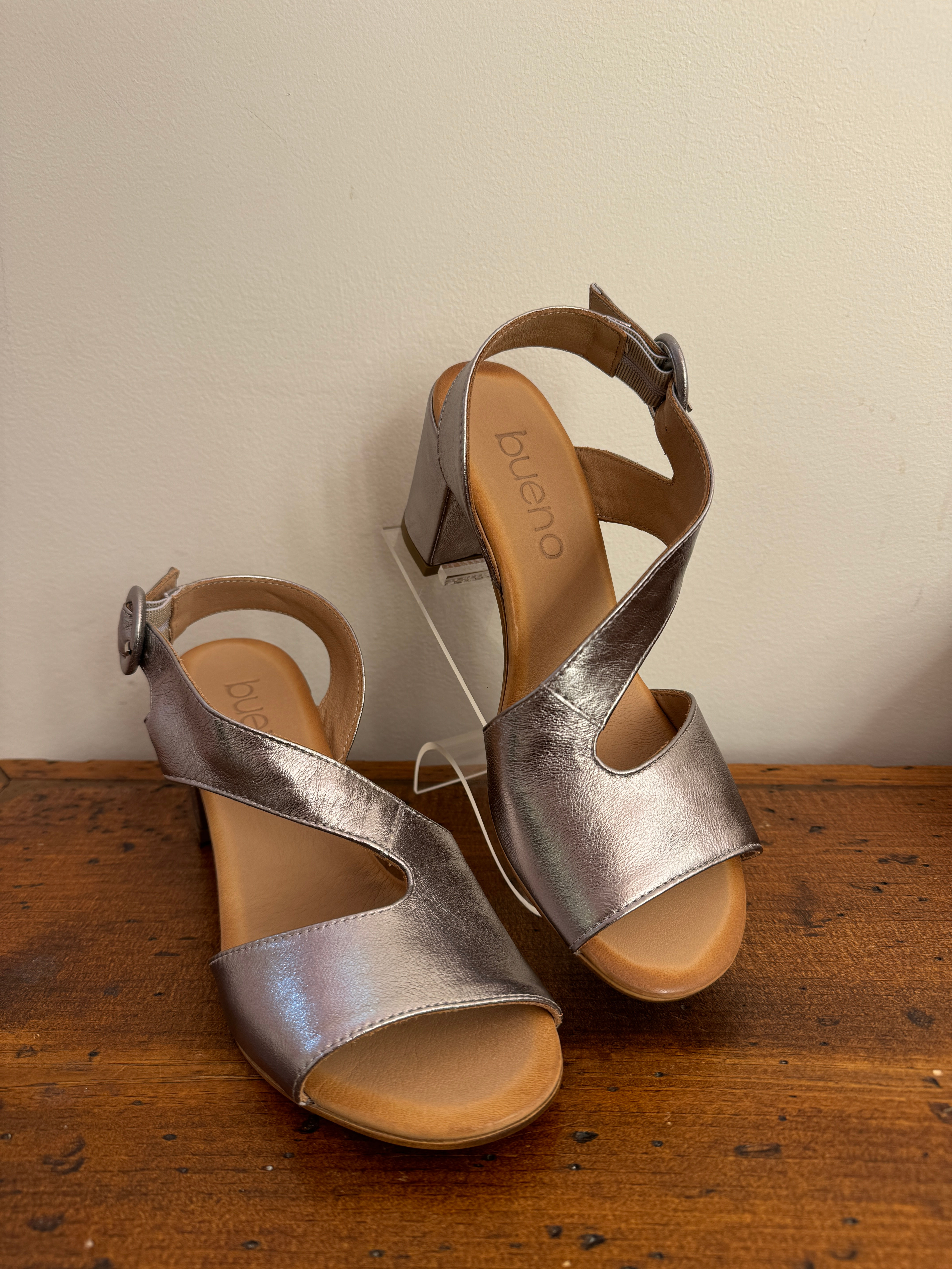 Bueno Nyomi Dark Silver Metallic