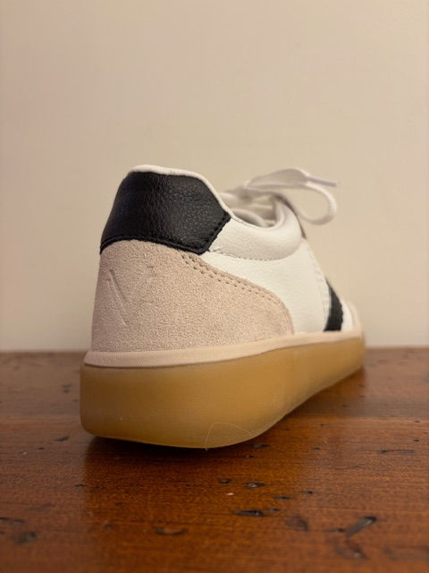 Thumbnail: Vionic City Walk Lace Up White/Black