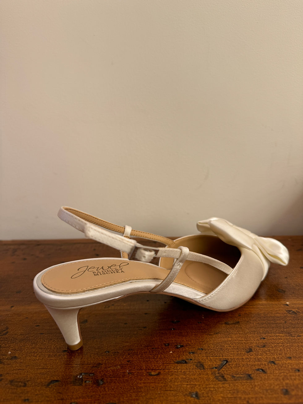 Thumbnail: Badgley Mischka Shoshana Ivory