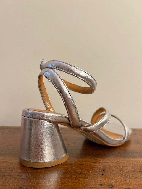 Thumbnail: EOS Petricia Silver