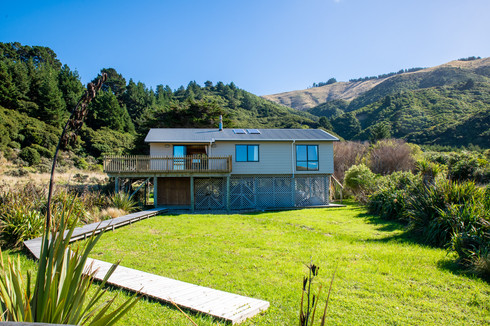 Te Awaiti Bay Marlborough Sounds Exterior House Photo
Adena Teka Photography
Christchurch Property Photographer
