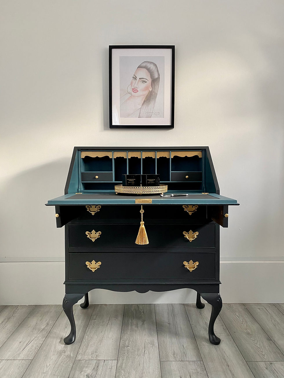 Thumbnail: Commission work - Vintage bureau