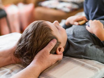 Osteopathie für Kinder | AdobeStock_315565648