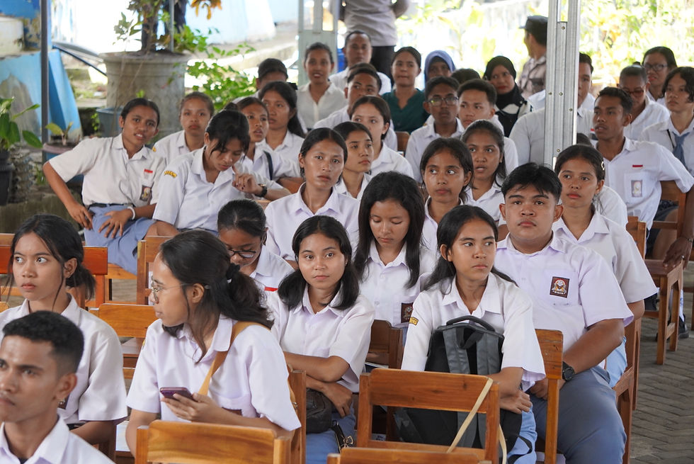 Anak-anak SMAK Syuradikara mengambil bagian dalam kunker Gubernur NTT di SMKN 1 Ende