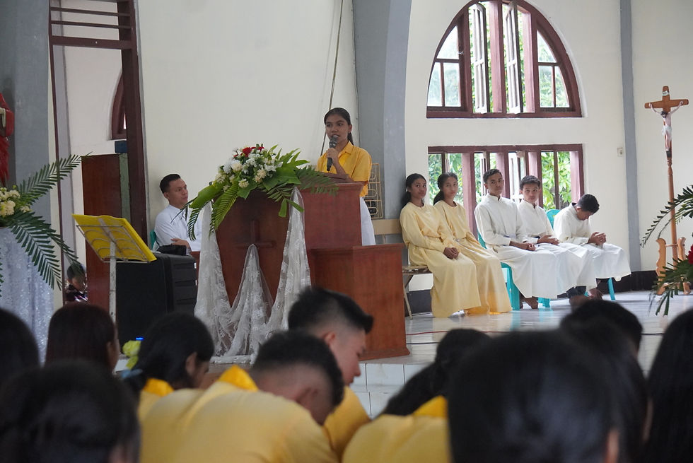 Evalyn Meylan Lie membawakan sambutan di hadapan semua semua yang hadir pada Misa Perutusan.