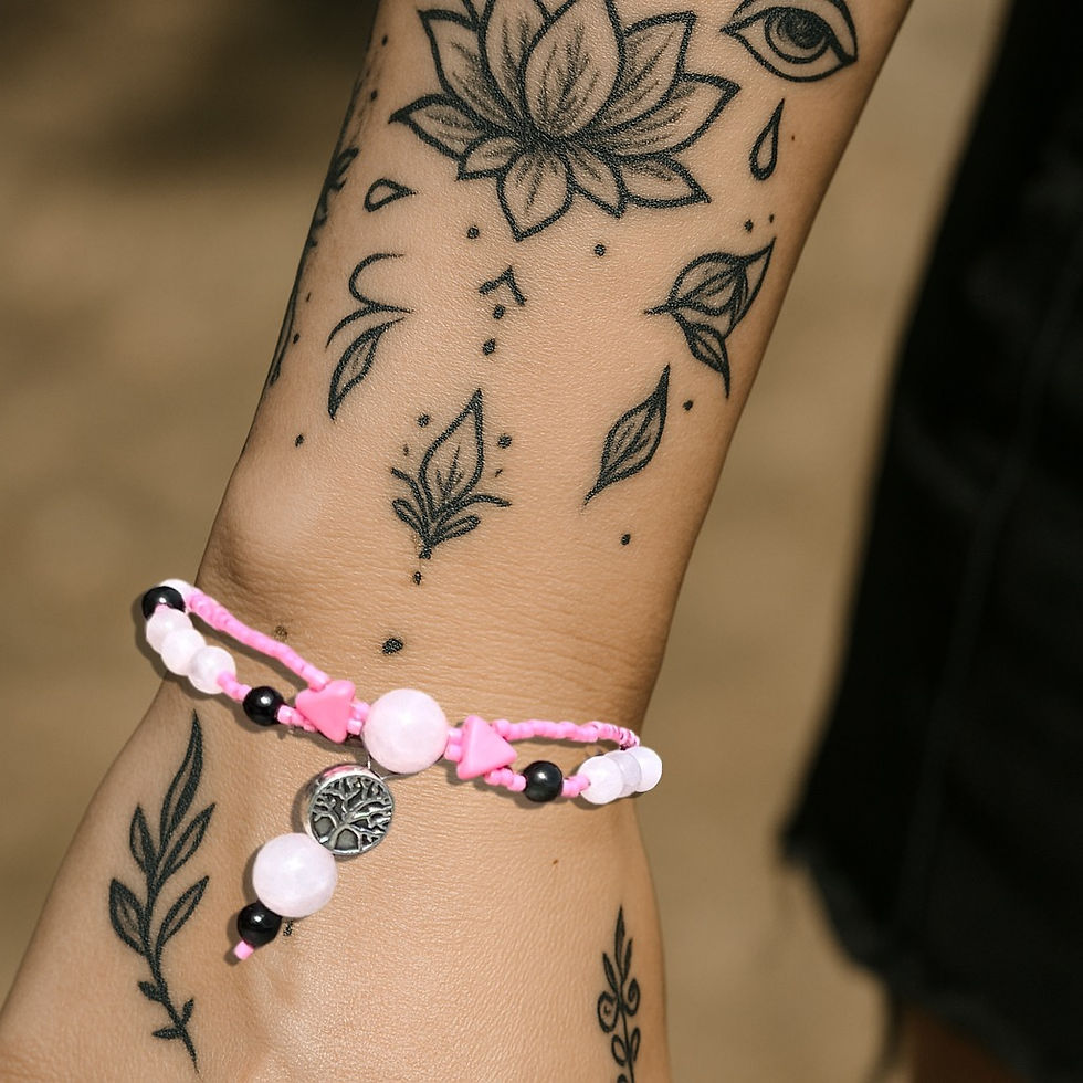 Bracelet Rose Souveraine en Quartz rose et Obsidienne avec breloque Arbre de Vie argentée, création artisanale. Terraluna