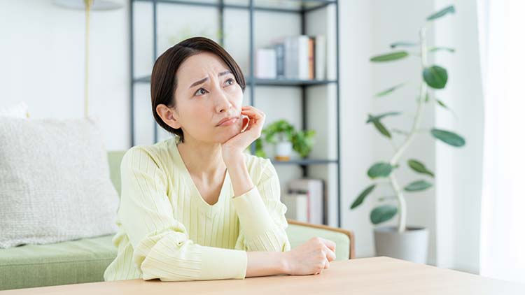 遺影の飾り方に決まりはある?飾る場所や順番など注意点を解説