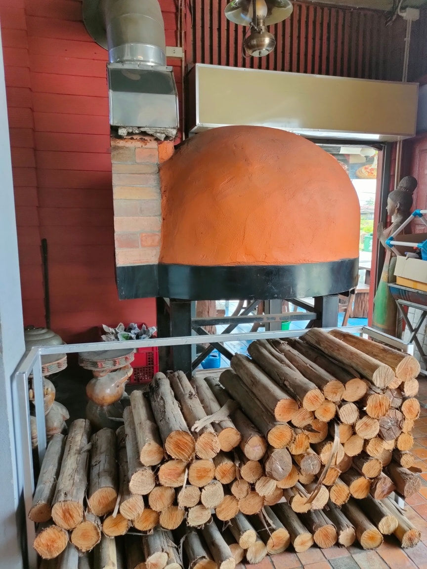 งามเขตต์ พิซซ่าเตาฟืน อยุธยา