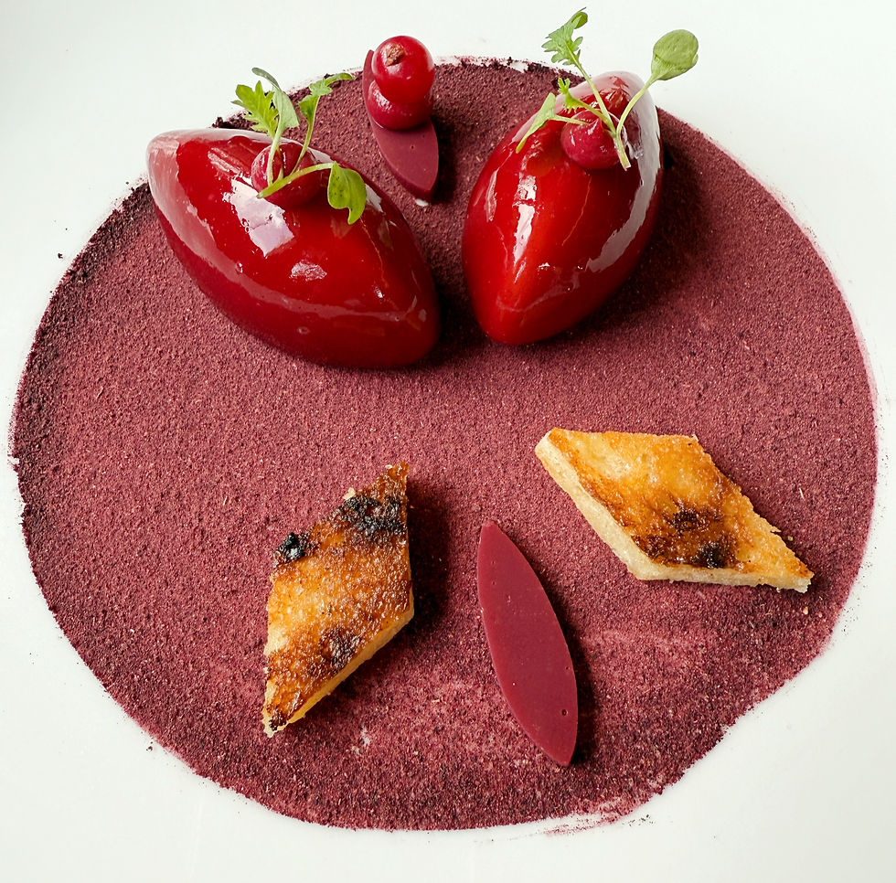 Bavarois de foie gras, gelée d’hibiscus et brioche façon pain perdu