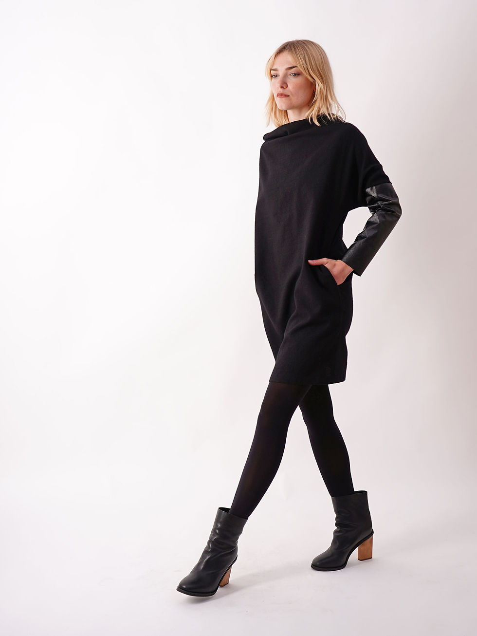 Thumbnail: Dress in Black Wool