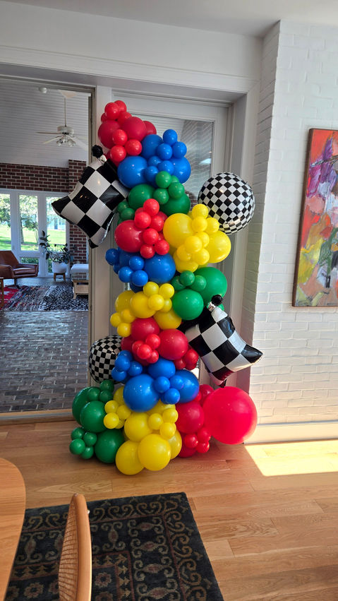 Balloonables balloon decor Lancaster York PA balloon twisting Party Decor