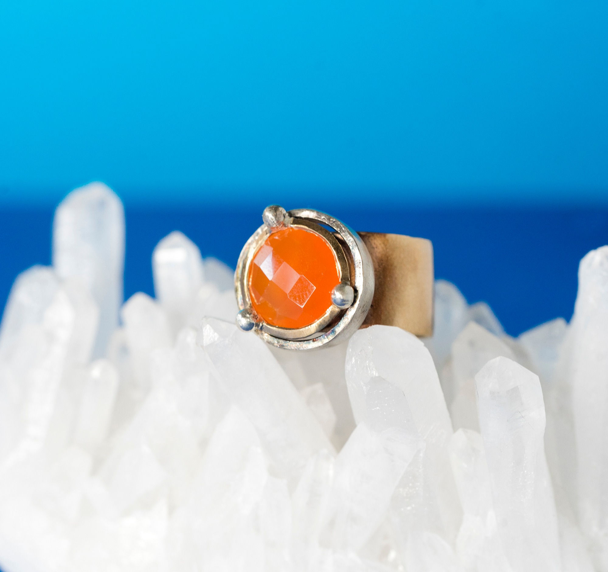 CORONA | Ring | Bronze - Carnelian