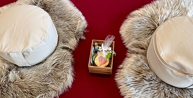 Tantric Lovers - Sitzplätze im Tantra-Seminarraum