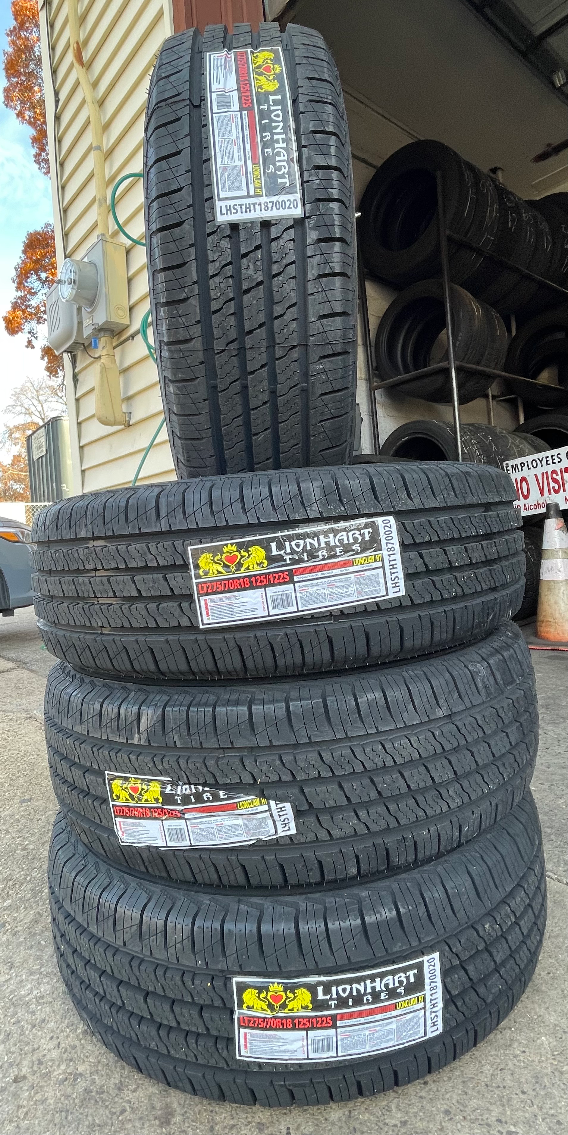 275/70/18 LT
