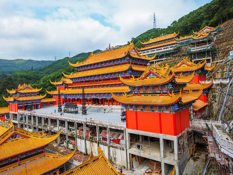 Buddhistisches Kloster in Dongguan mit MIG-ESP Exterior Beschichtung – dauerhafter Schutz vor Verschmutzungen, Ausbleichen und Witterung, ohne die historische Optik zu verändern