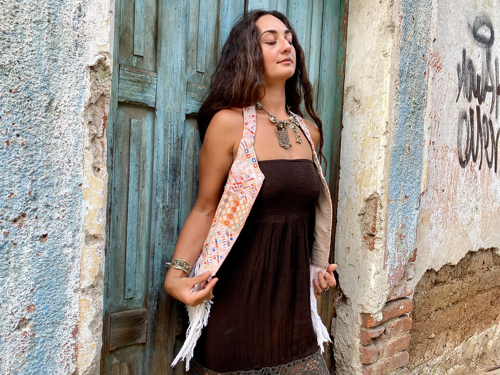 Thumbnail: ⋖ Medicine Vest :* Quetzal ⋗