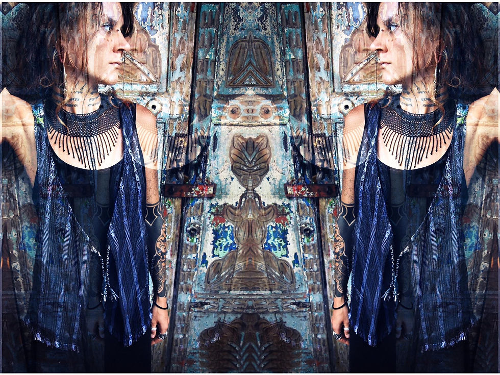 Thumbnail: ⋖ Medicine Vest: * Quetzal ⋗