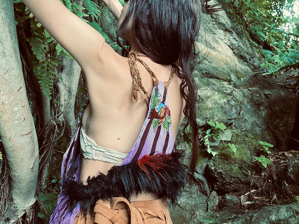 Thumbnail: ⋖ Medicine Vest: * Quetzal ⋗
