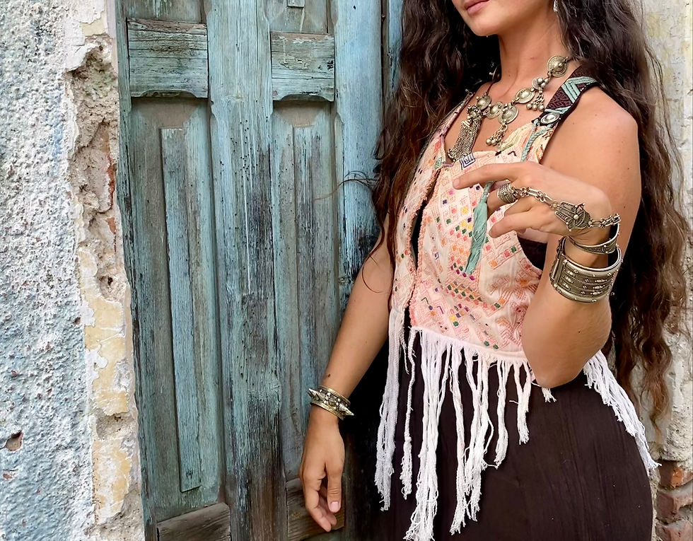 Thumbnail: ⋖ Medicine Vest :* Quetzal ⋗