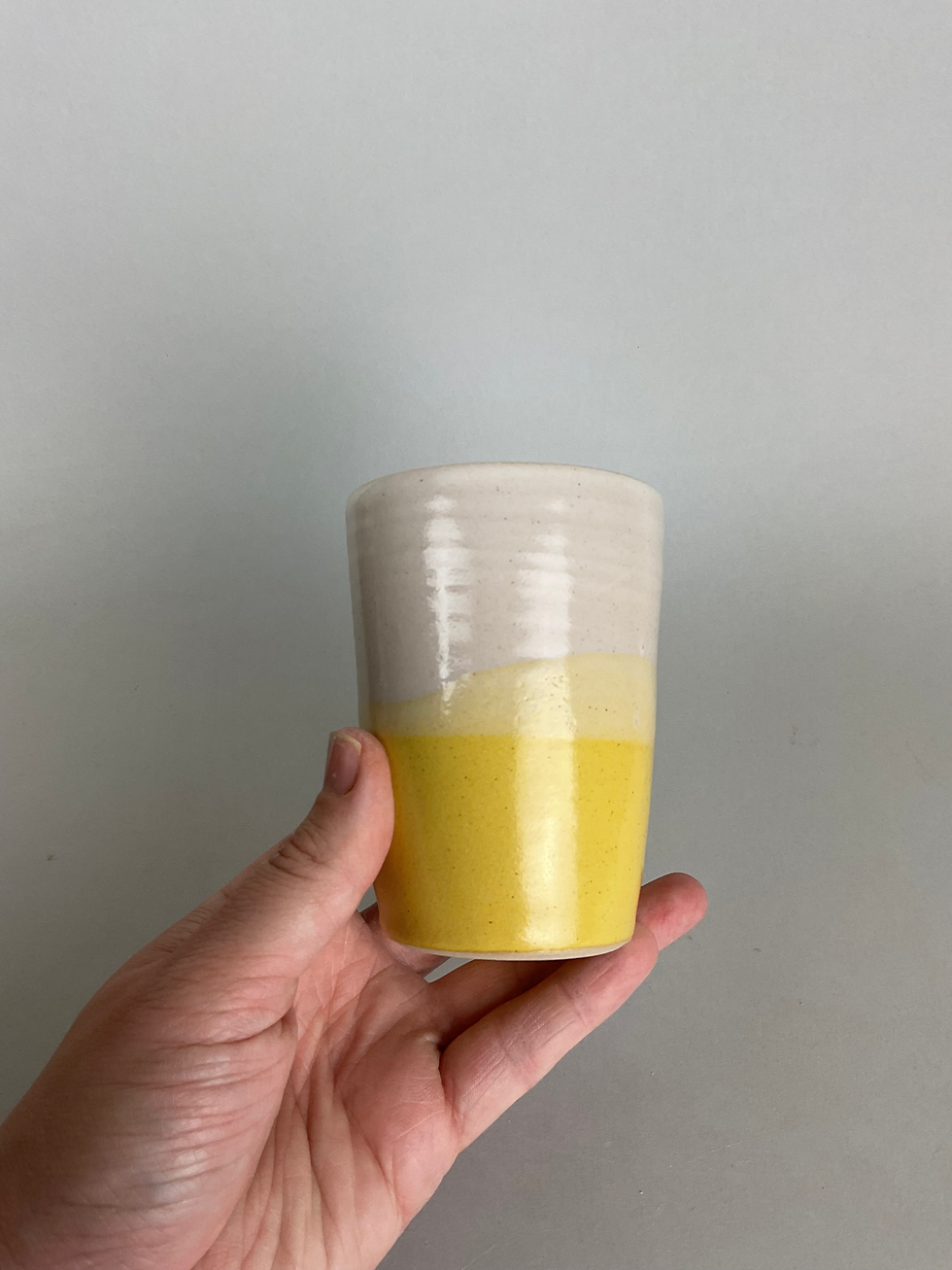 Miniature : Tasse gobelet jaune et blanc