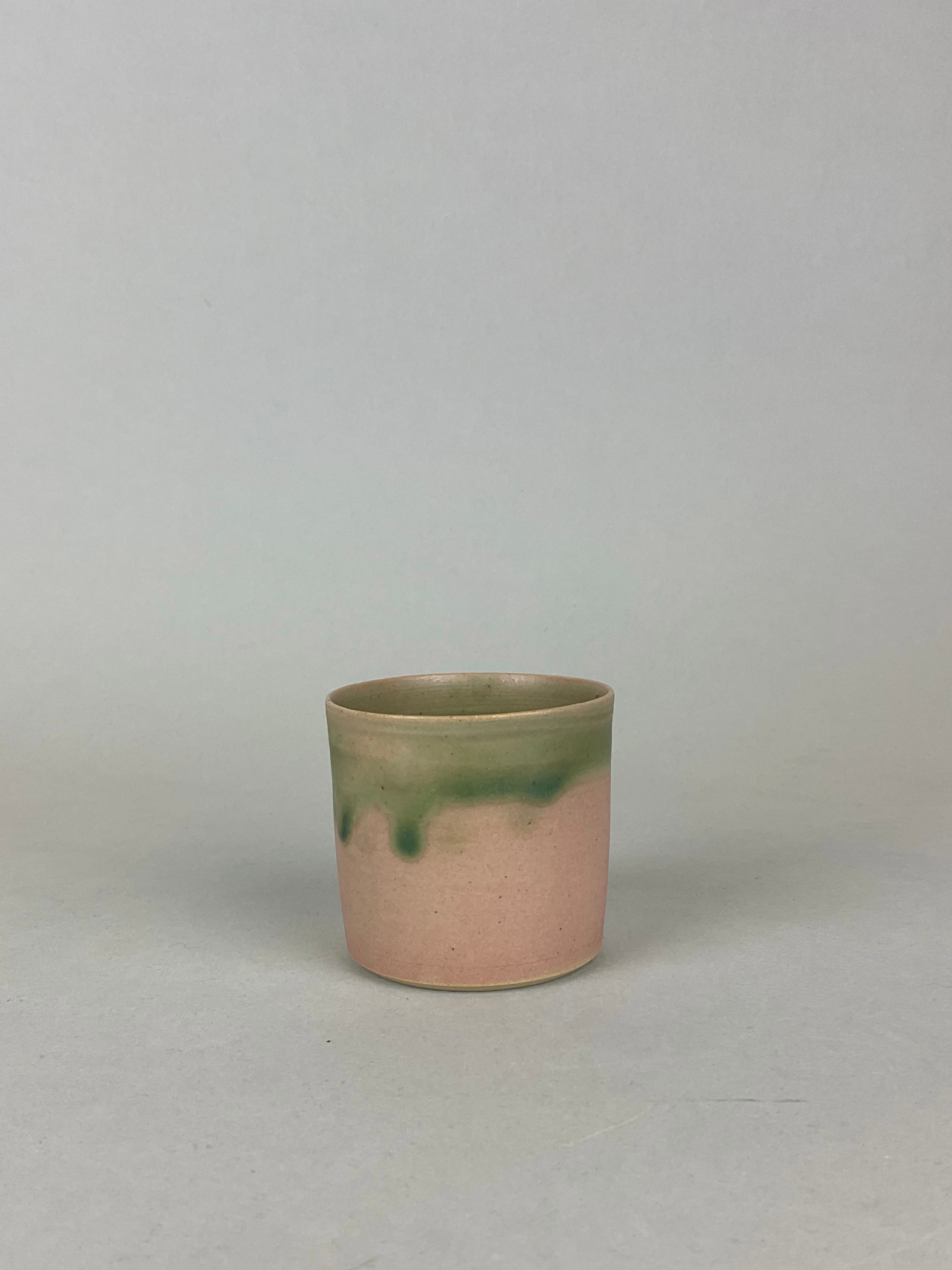 Tasse à expresso rose et vert