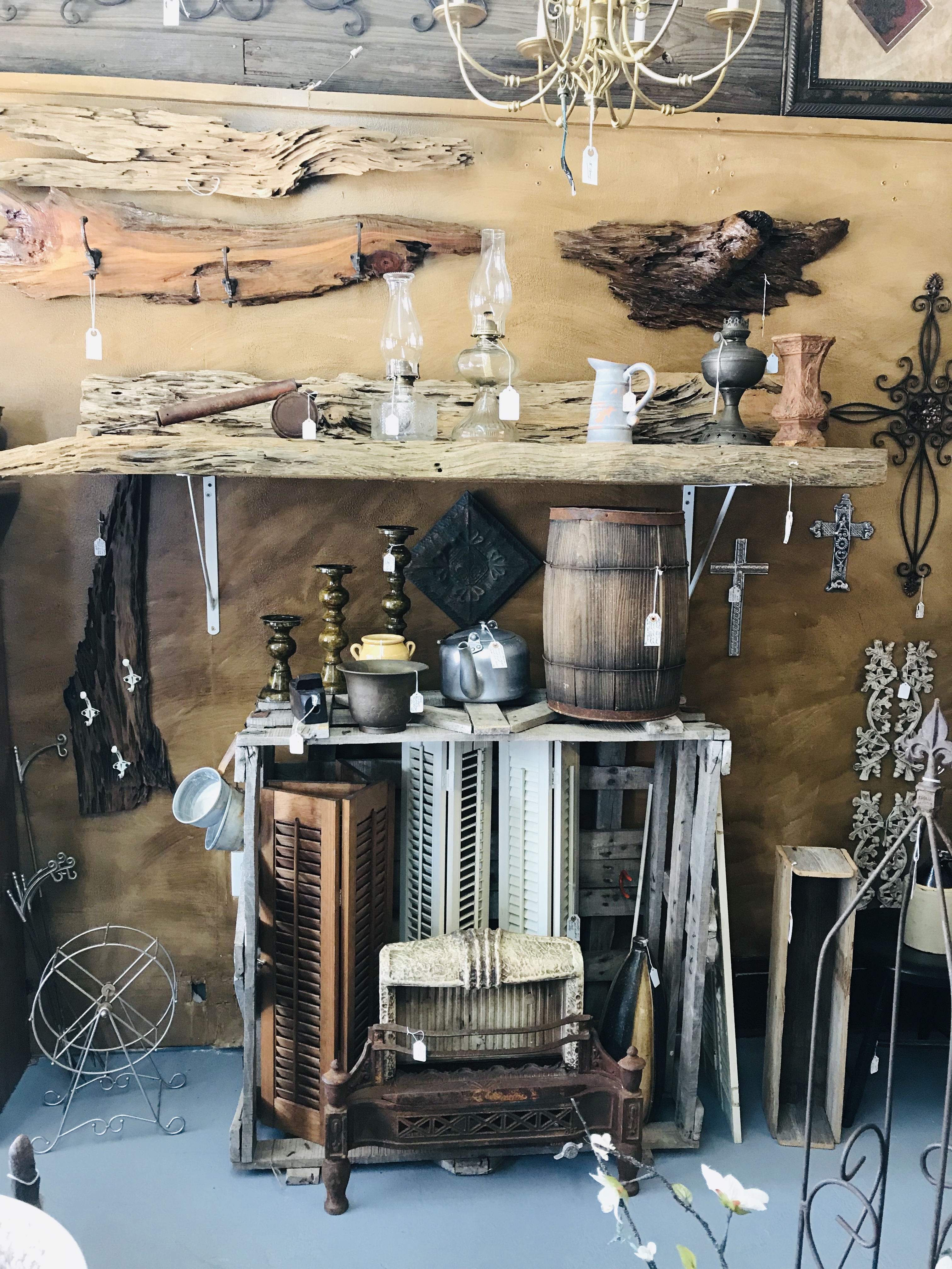 Bayou's Best Restoration and Antique