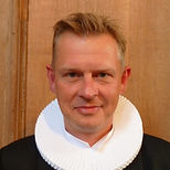 DAvid med krave (2)-740x740.jpg