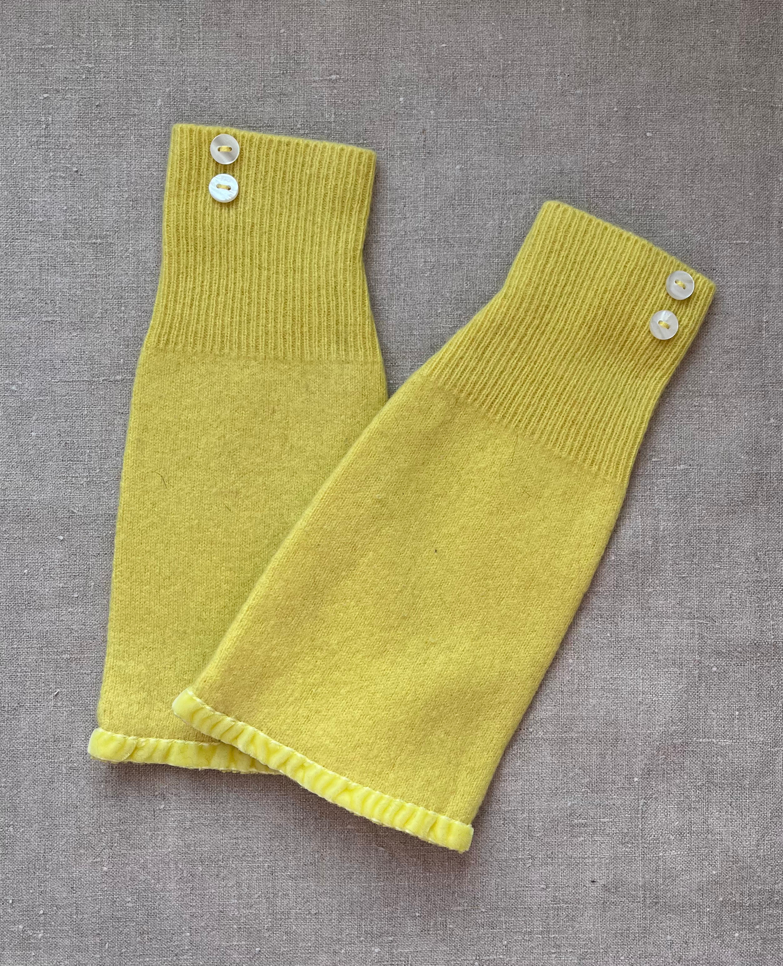 Recycled Cashmere Wrist Warmers 