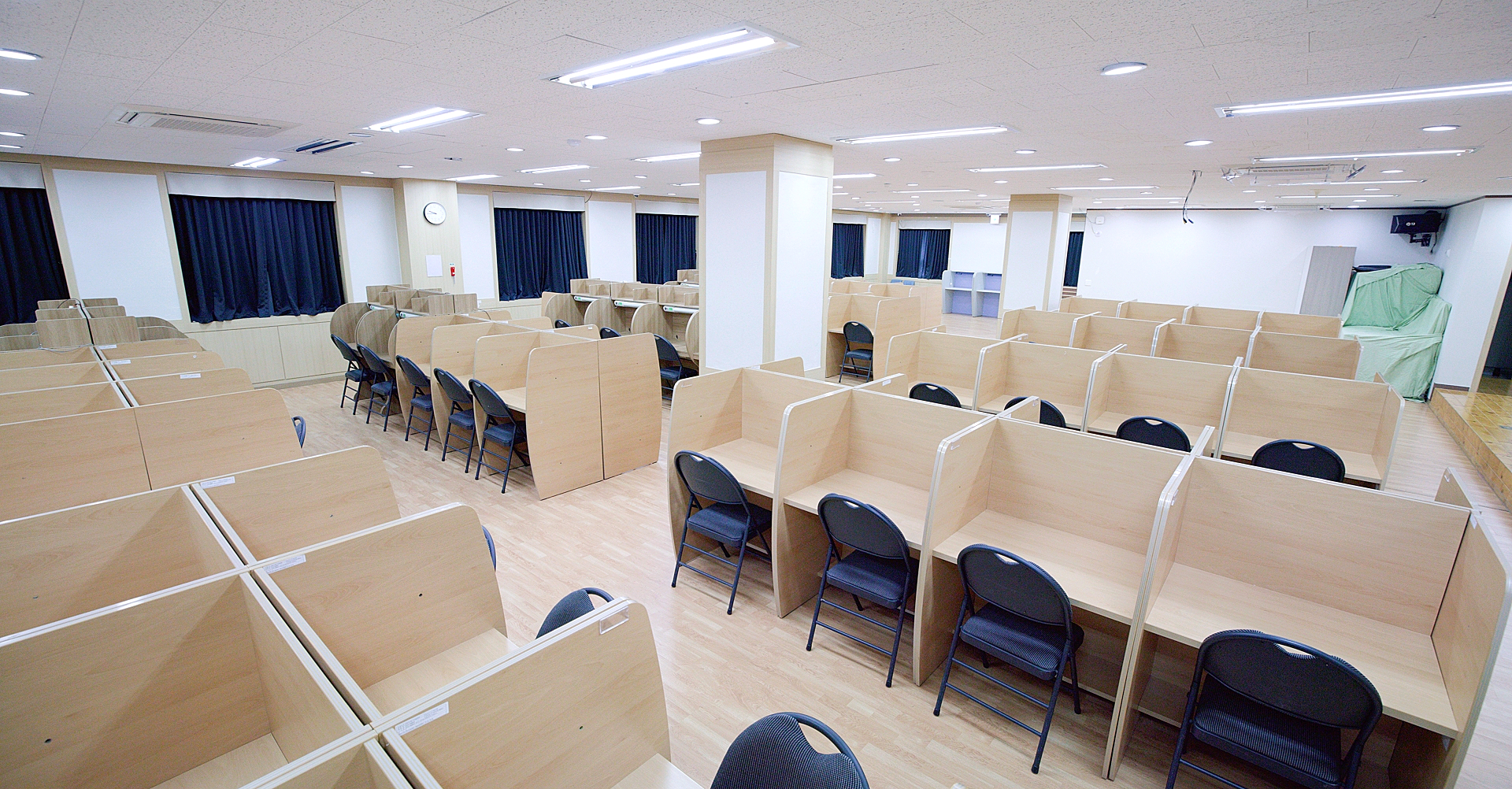 강의실 및 독서실 메인 _edited.jpg