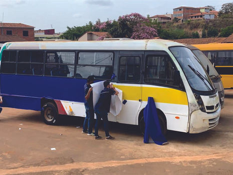 5 Vantagens de Adesivar sua Frota com Plotagem de Veículos