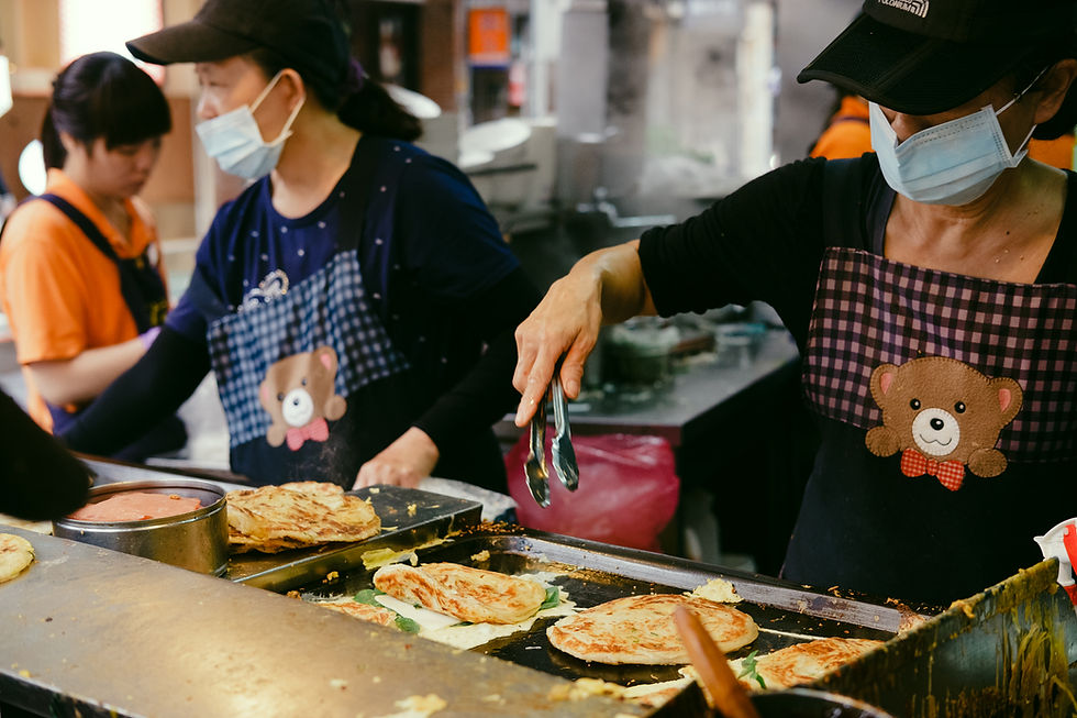 Eating in Taiwan - Flaky Scallion Pancake by Like It Formosa - Taipei Food Tour
