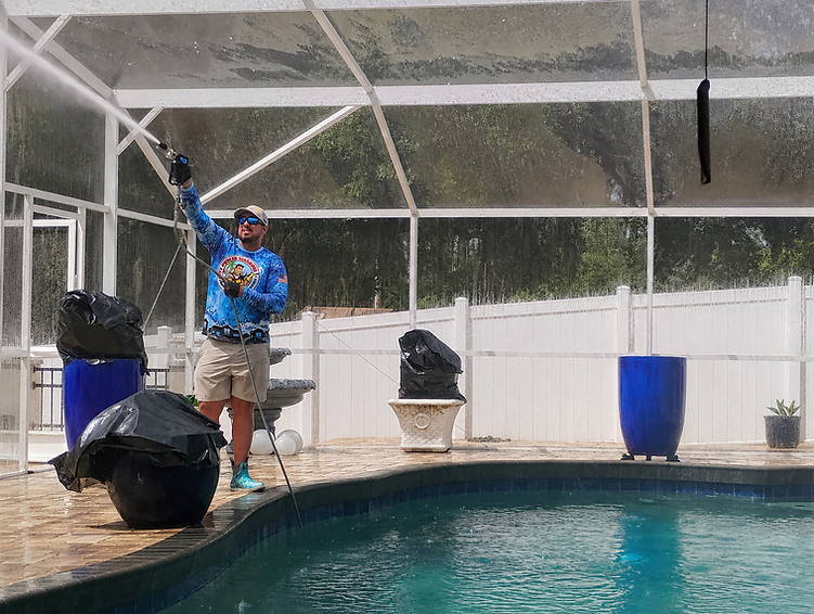 power wash pools and lanai in Deltona FL