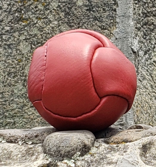 Miniatura: Balón en cuero para perro