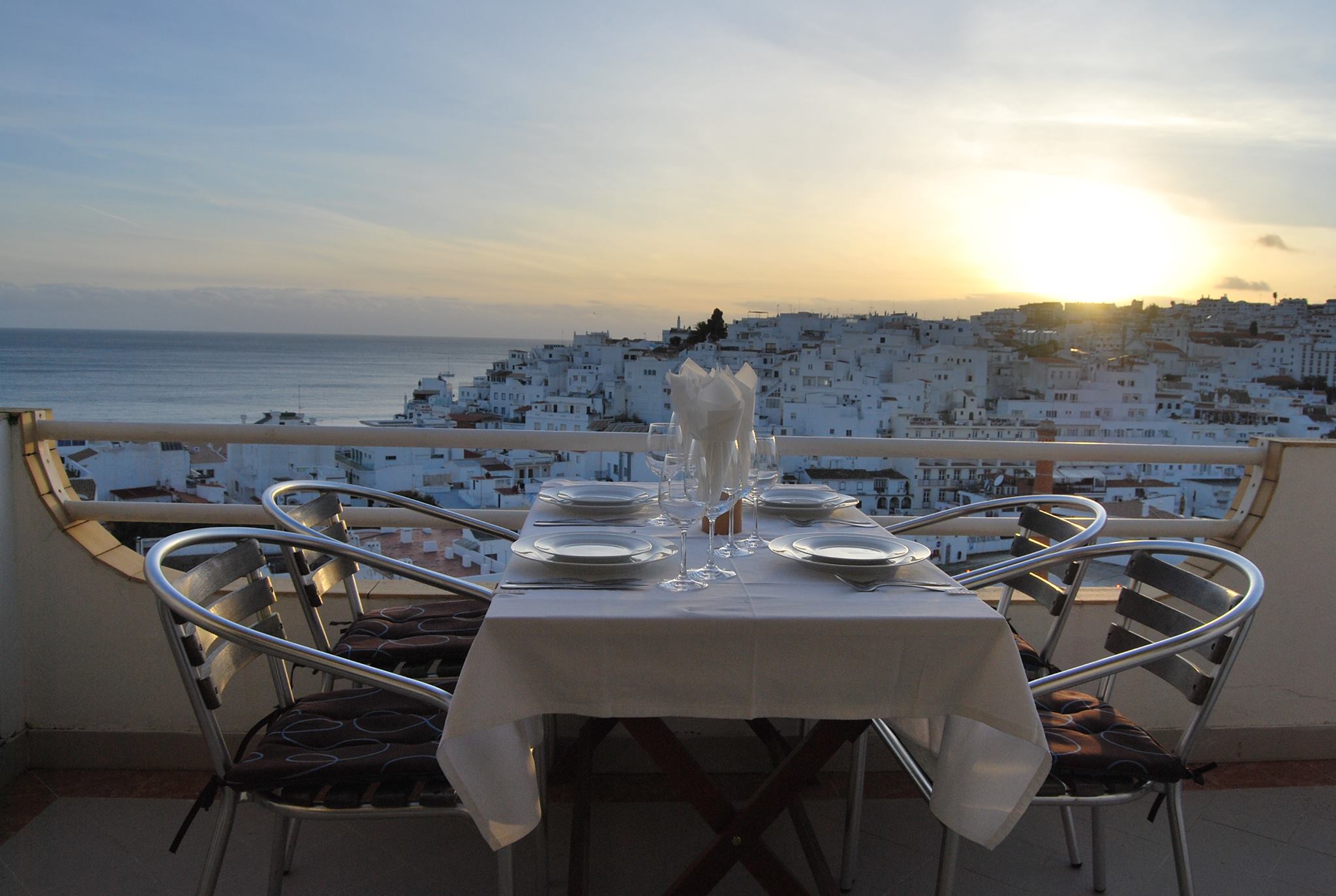 57540240_2303229269947787_25965667083700