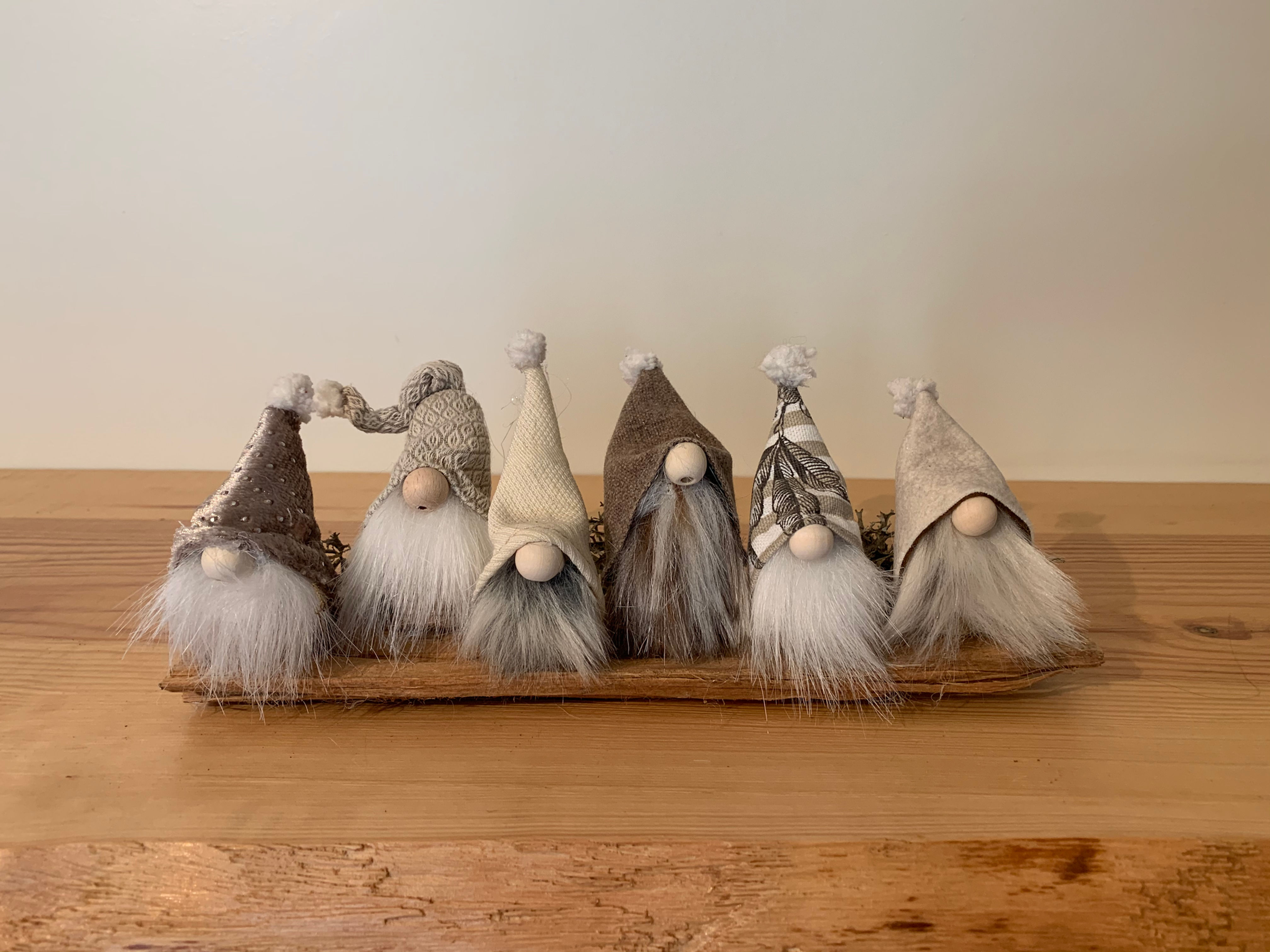 Arrangement bois naturel 5 lutins