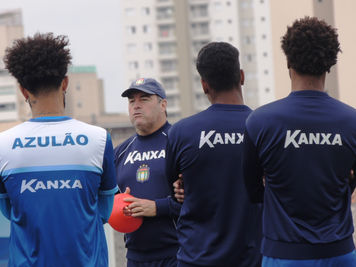 Em busca da reabilitação, São Caetano faz jogo decisivo com Atibaia
