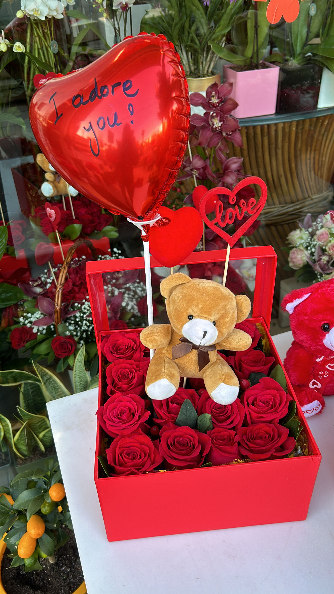 Κουτί γεμάτο τριαντάφυλλα