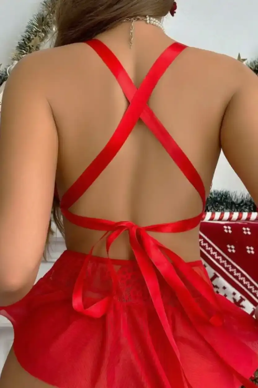 Секси дамски комплект от 3 части в червено – пола, топ и чорапи