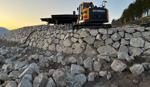 Rock Walls, Boulder Wall, rockeries 