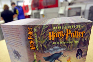 J.K. Rowling conversa con niña siria y le envía toda la saga de Harry Potter