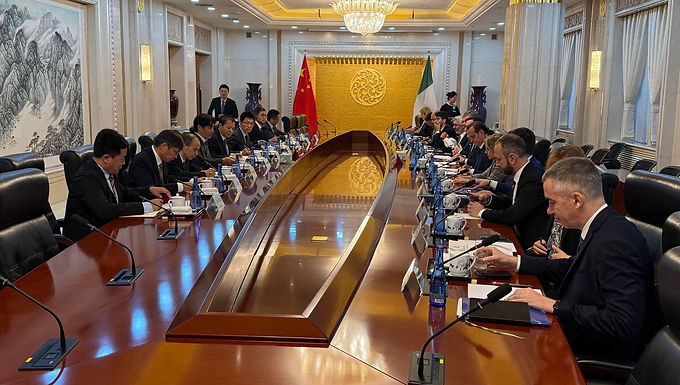 刘伟会见意大利副总理兼交通与基础设施部部长