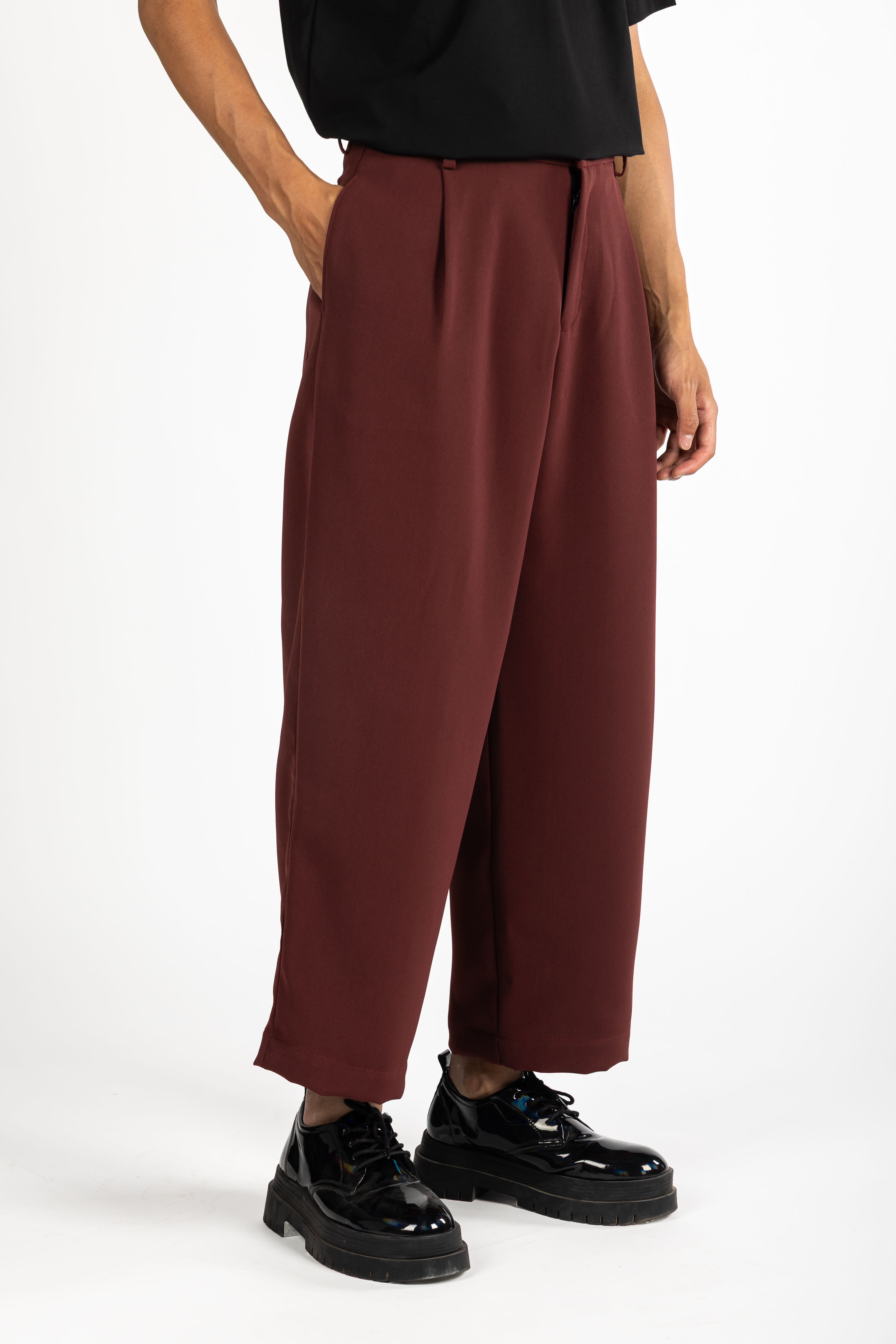 Straight Fit Cropped Pants