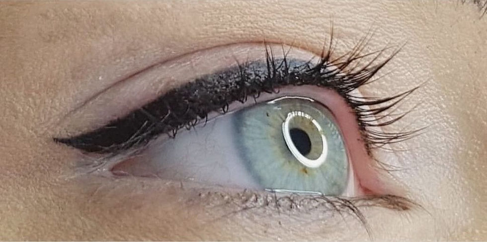 Thick Extended Eyeliner